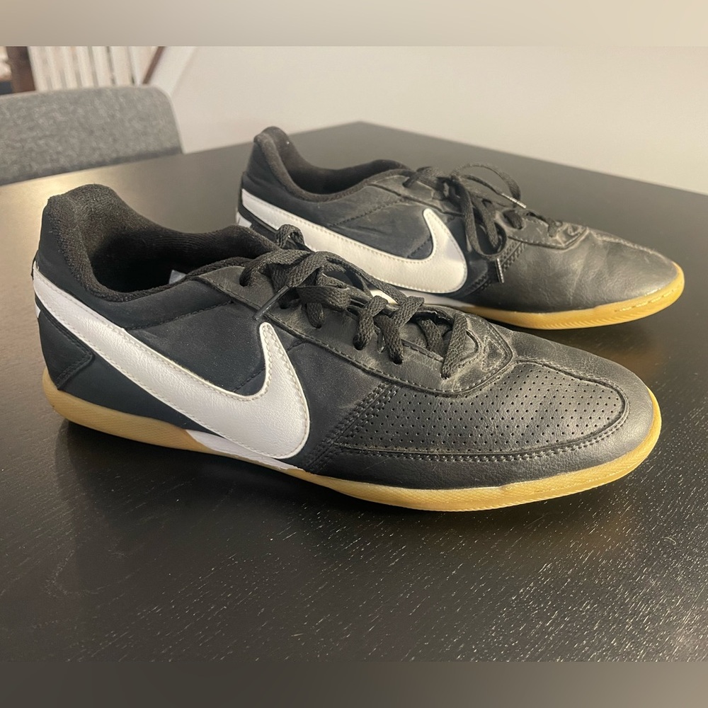 Men’s Nike Futsal/Indoor Soccer Shoes